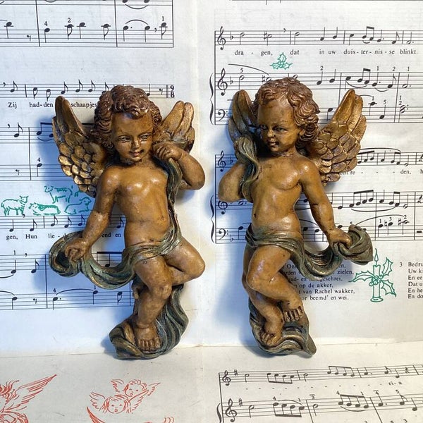 Set van 2 antieke engelen voor aan de wand, Italië, hoogte 15 cm