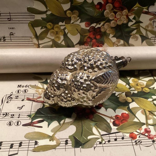 Antieke kerstbal druiventrossen onder blad 8x5x4 cm, beauty!