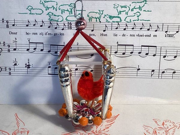 Antieke gablonzer met chenille vogeltje, 11 cm