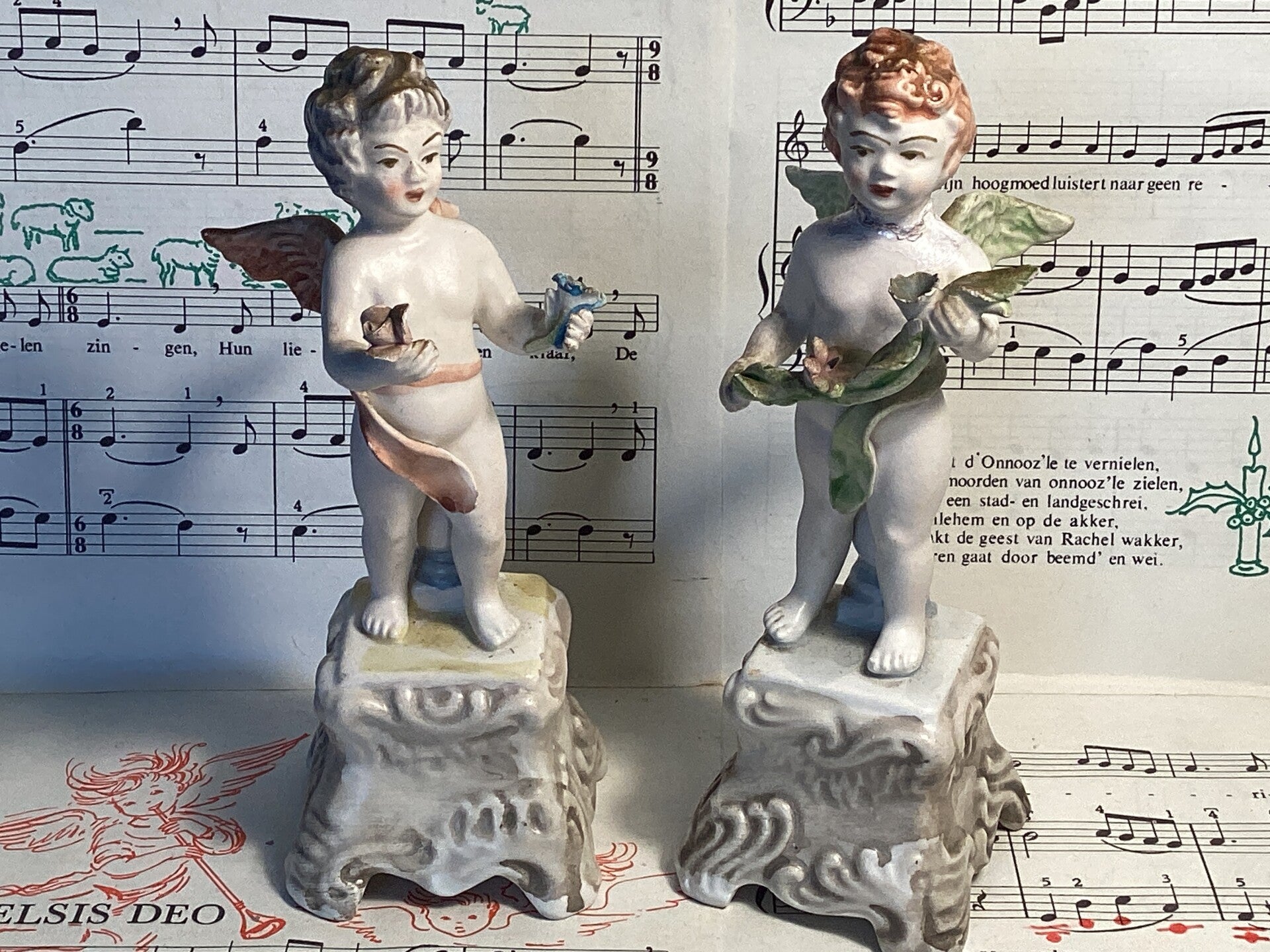 2 porseleine italiaanse engeltjes (één verlijmd nekje) 16 cm