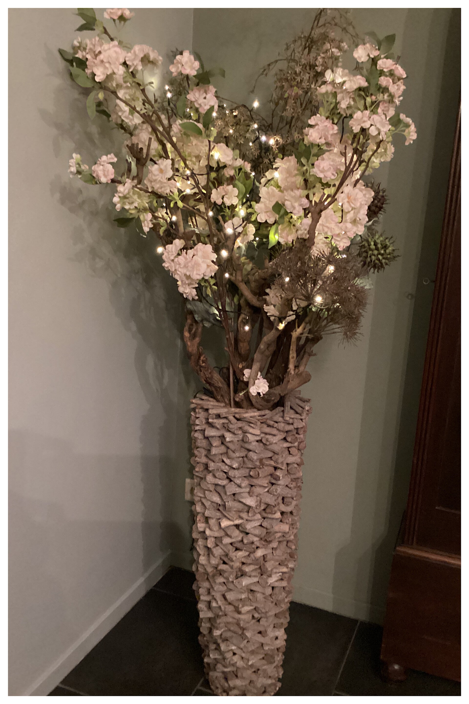 Kunsttakken lentebloesem in houten vaas, incl.lampjes, hoogte 170 cm