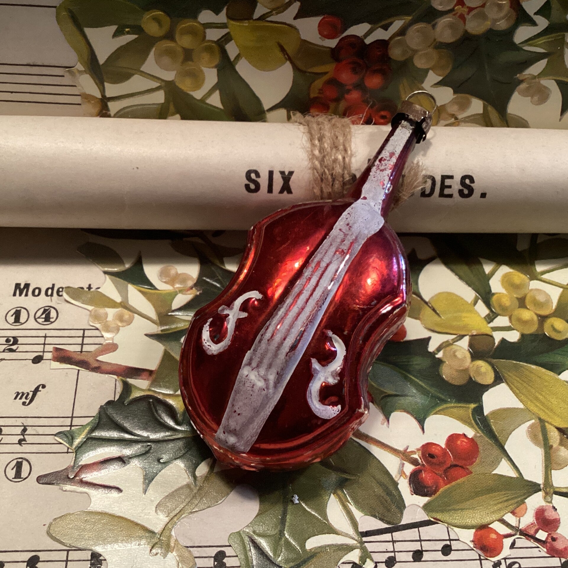 Antieke kerstbal rode contrabas