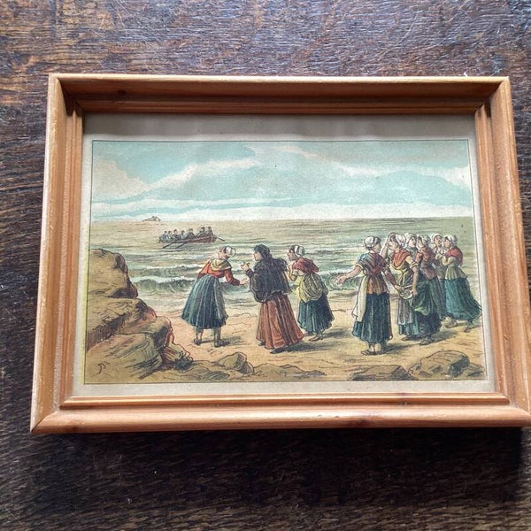 Prent in lijst, klederdracht vrouwtjes en boot, 20x14 cm