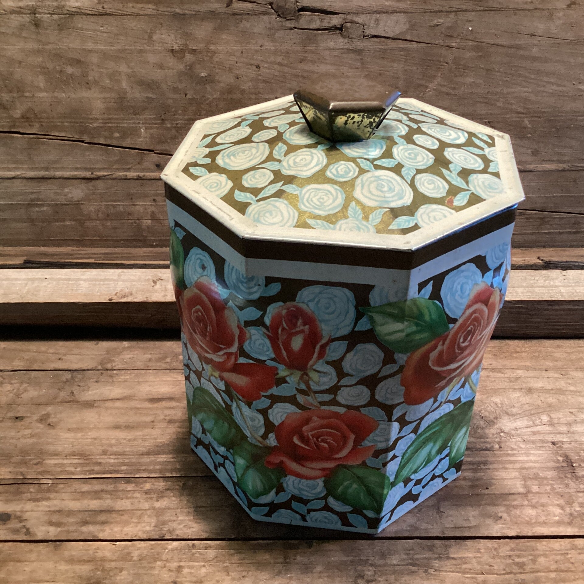 Vintage 8 hoekig blik met rozen, erg mooi