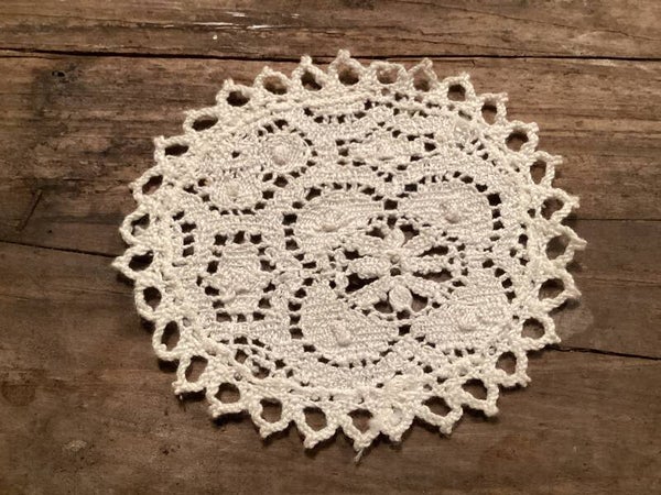 Gehaakt kleedje, 10x9 cm