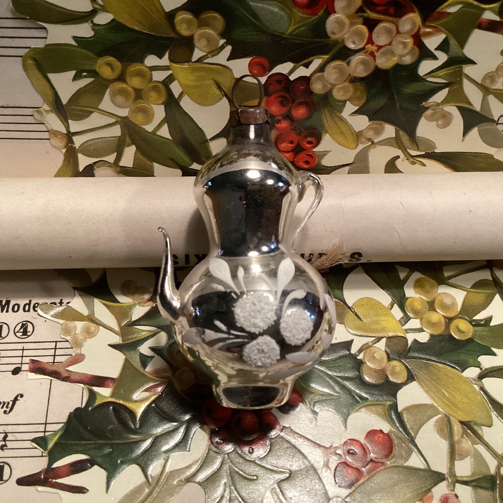 Antieke kerstbal koffiepot zilver gesuikerd