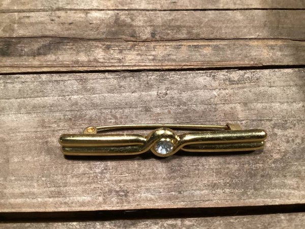 Goudkleurige broche met steentje, 5 cm