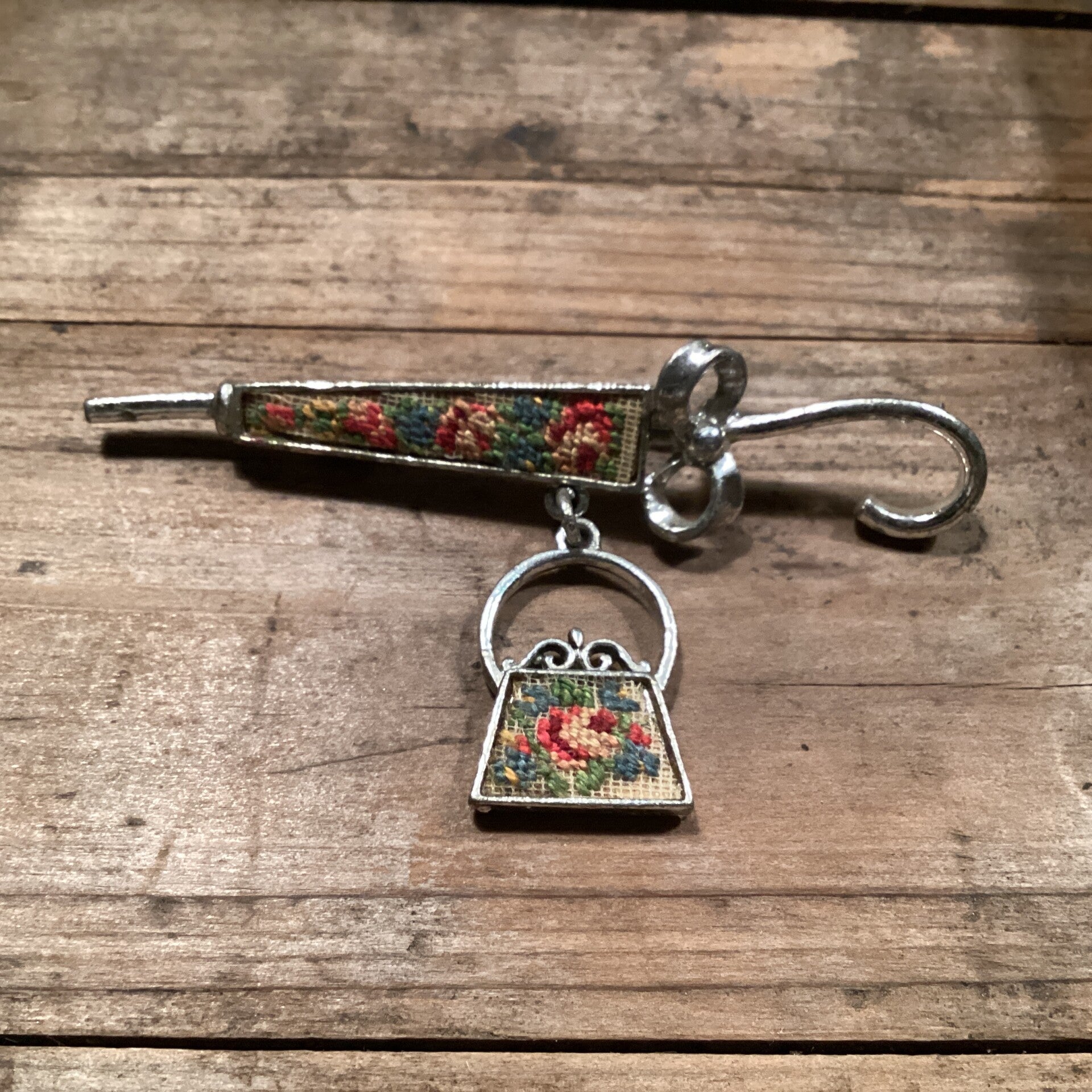 Petit points broche paraplu met handtas 7x4 cm