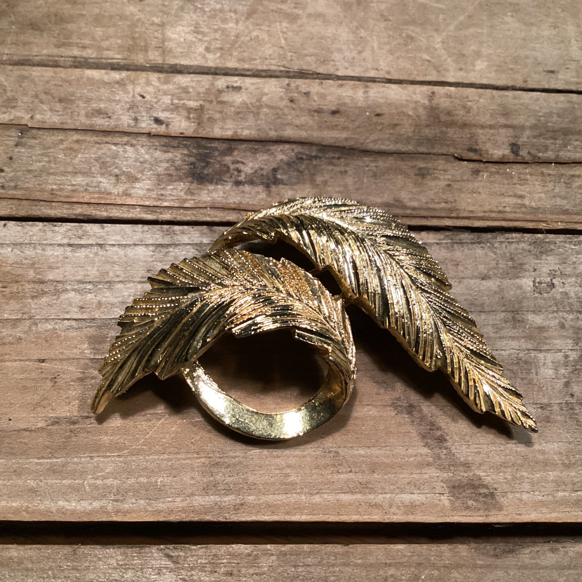 Vintage broche Gouden blad 5x3 cm