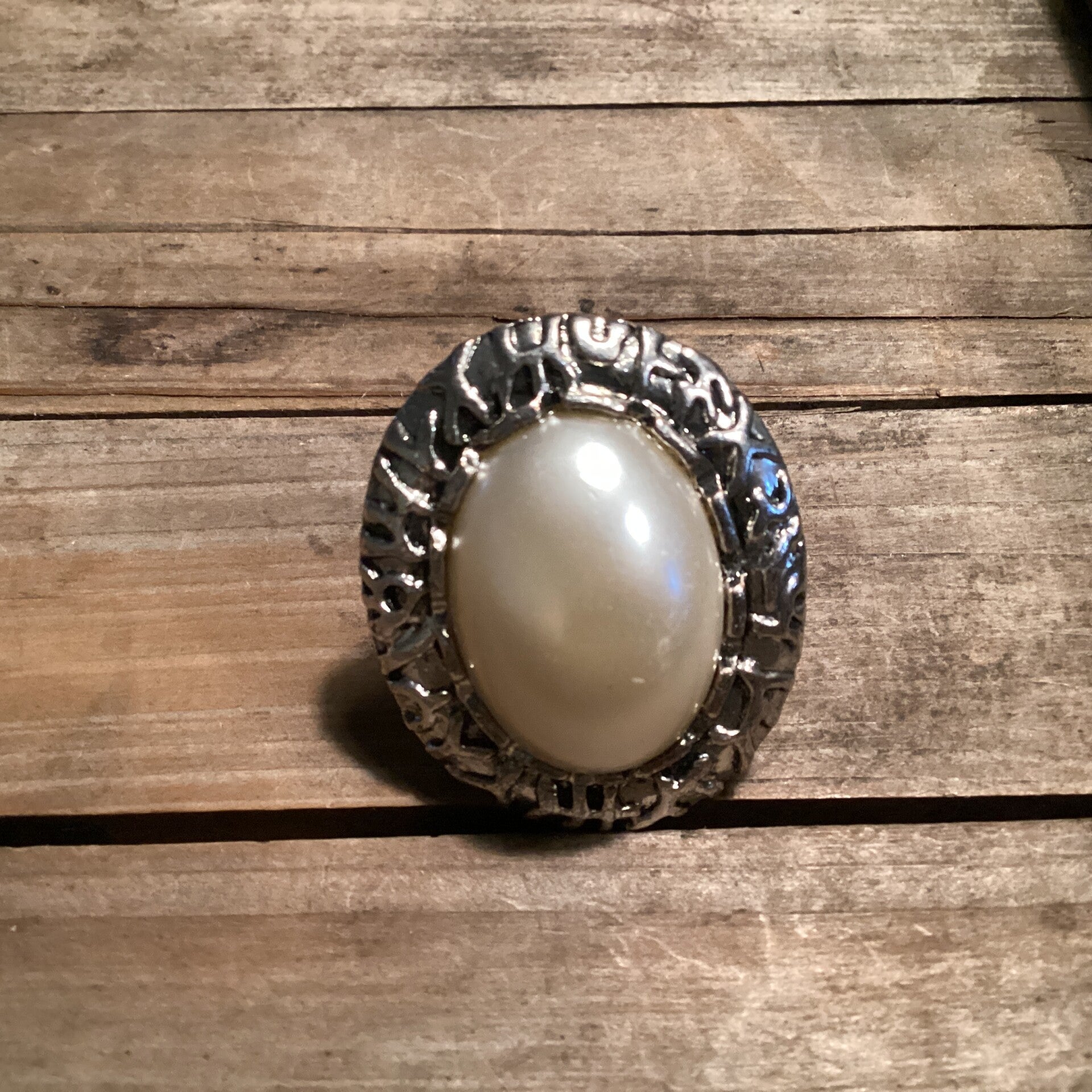 Verstelbare ring Zilver met parelsteen 3x3,5 cm