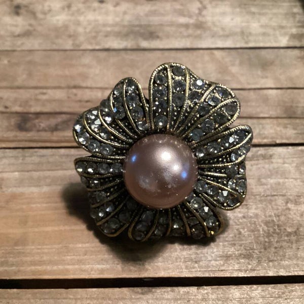 Verstelbare ring messing bloem, strass en steen 4 cm