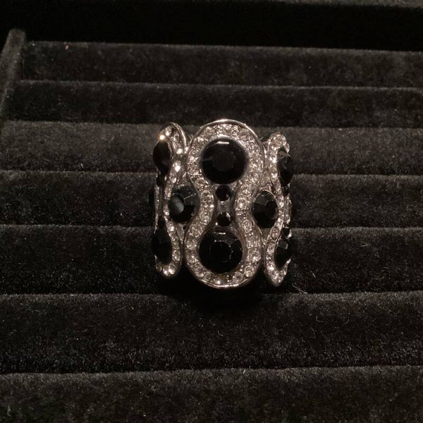 Ring met zwart en transparant strass maat 16