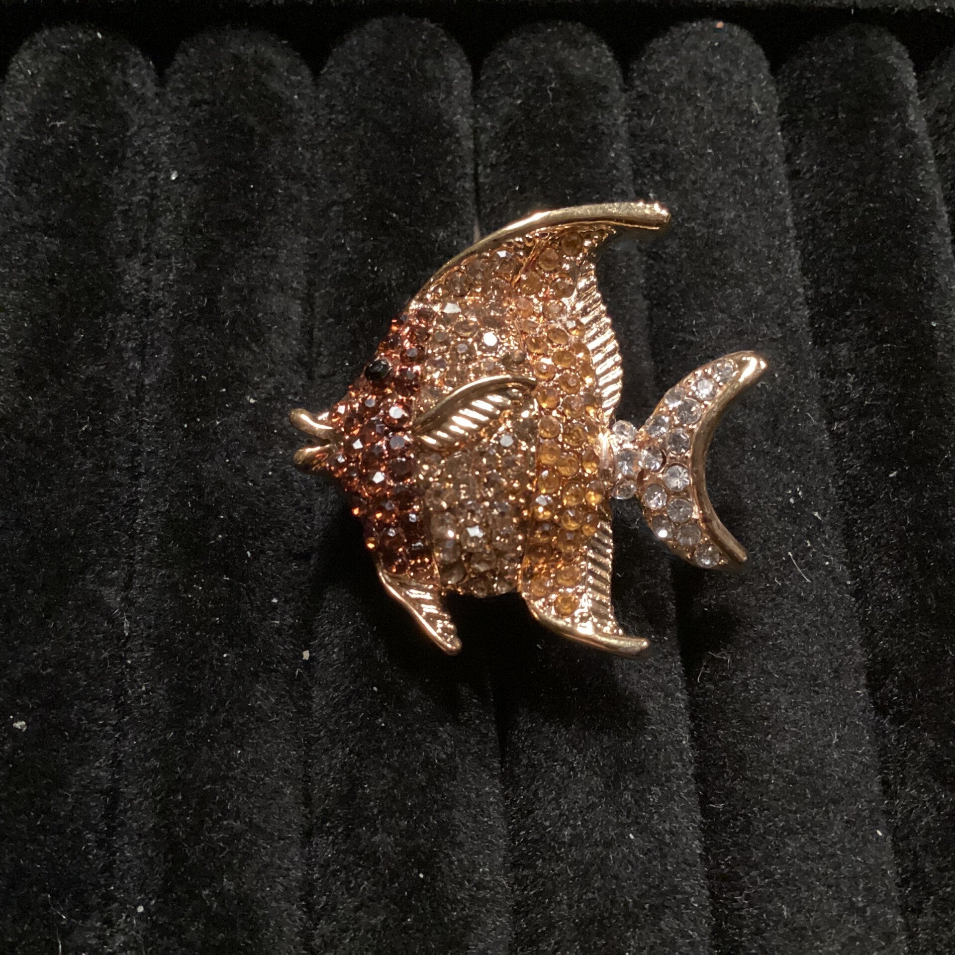 Ring met vis in strass, maat 18