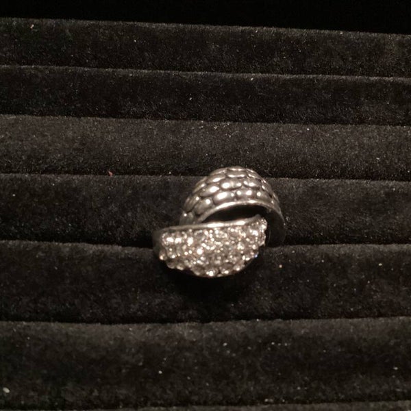 Ring met 2 bogen, met strass en 3d figuren, maat 18