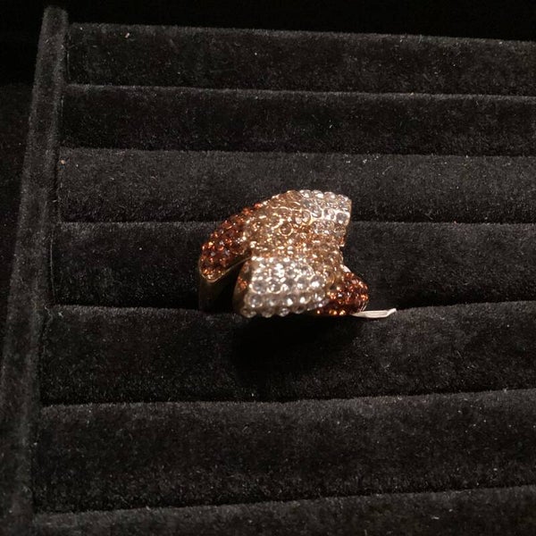 Ring gelust met oranje bruin, goud strass, maat 20