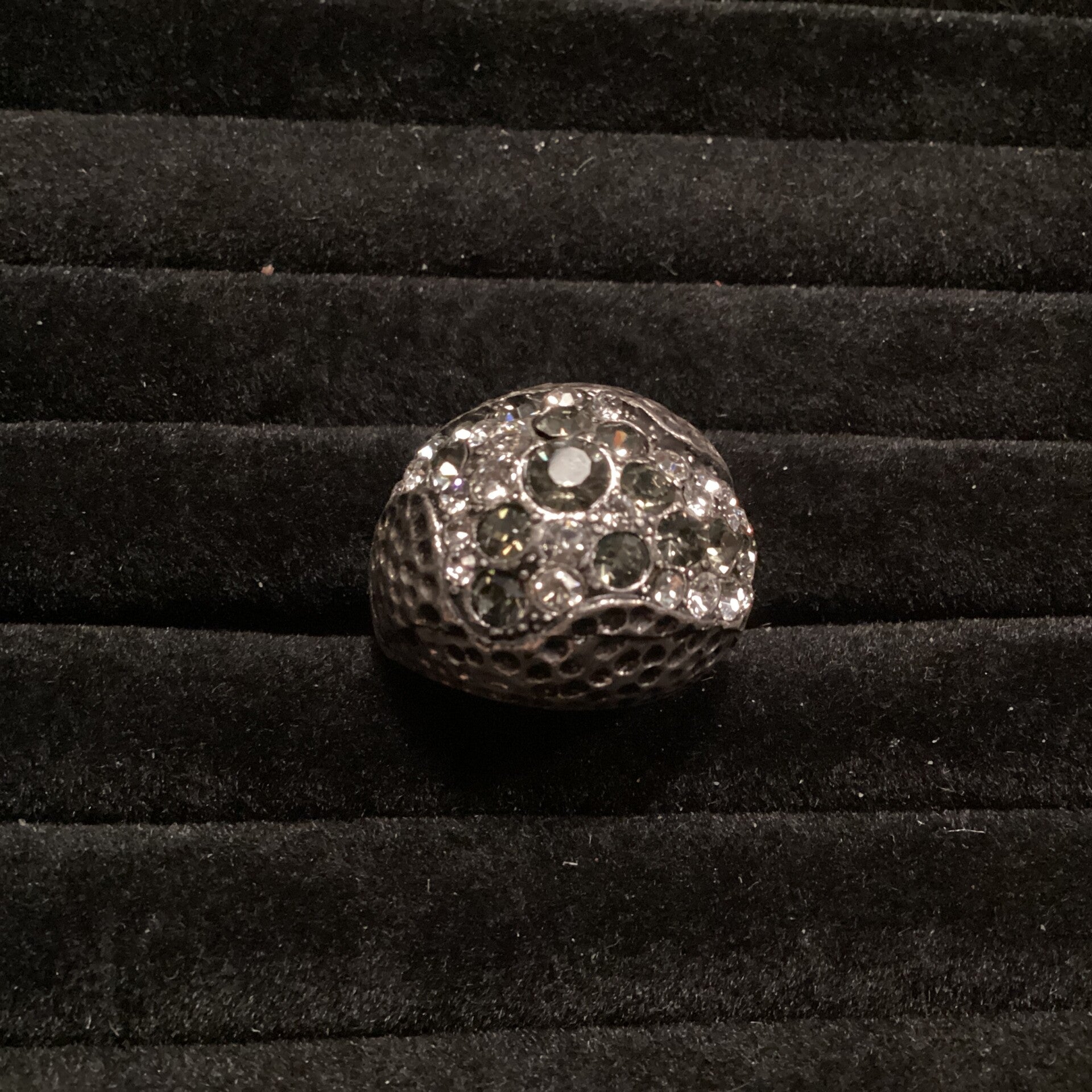 Ring met figuren en strass, maat 20