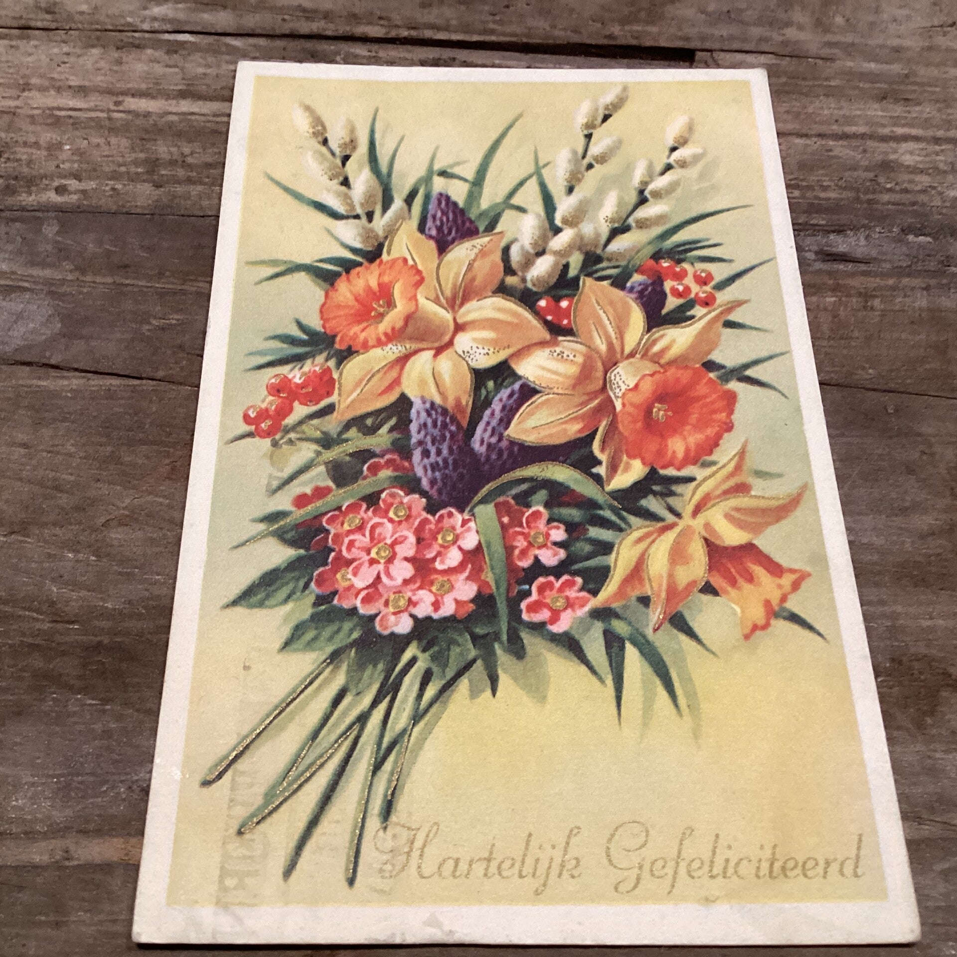 Antieke verjaardagskaart met bloemen