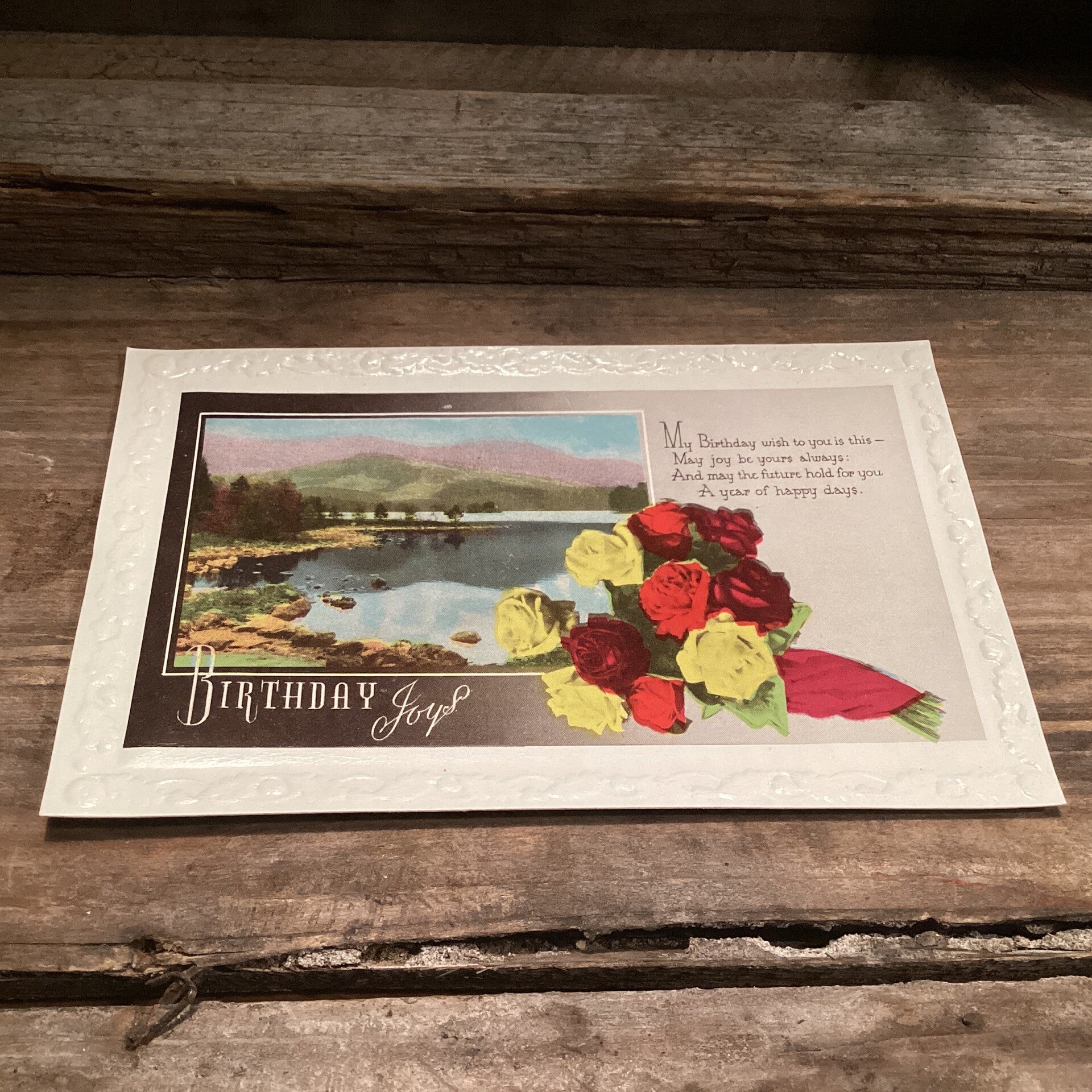 Vintage engelse verjaardagskaart met reliëfrand, onbeschreven