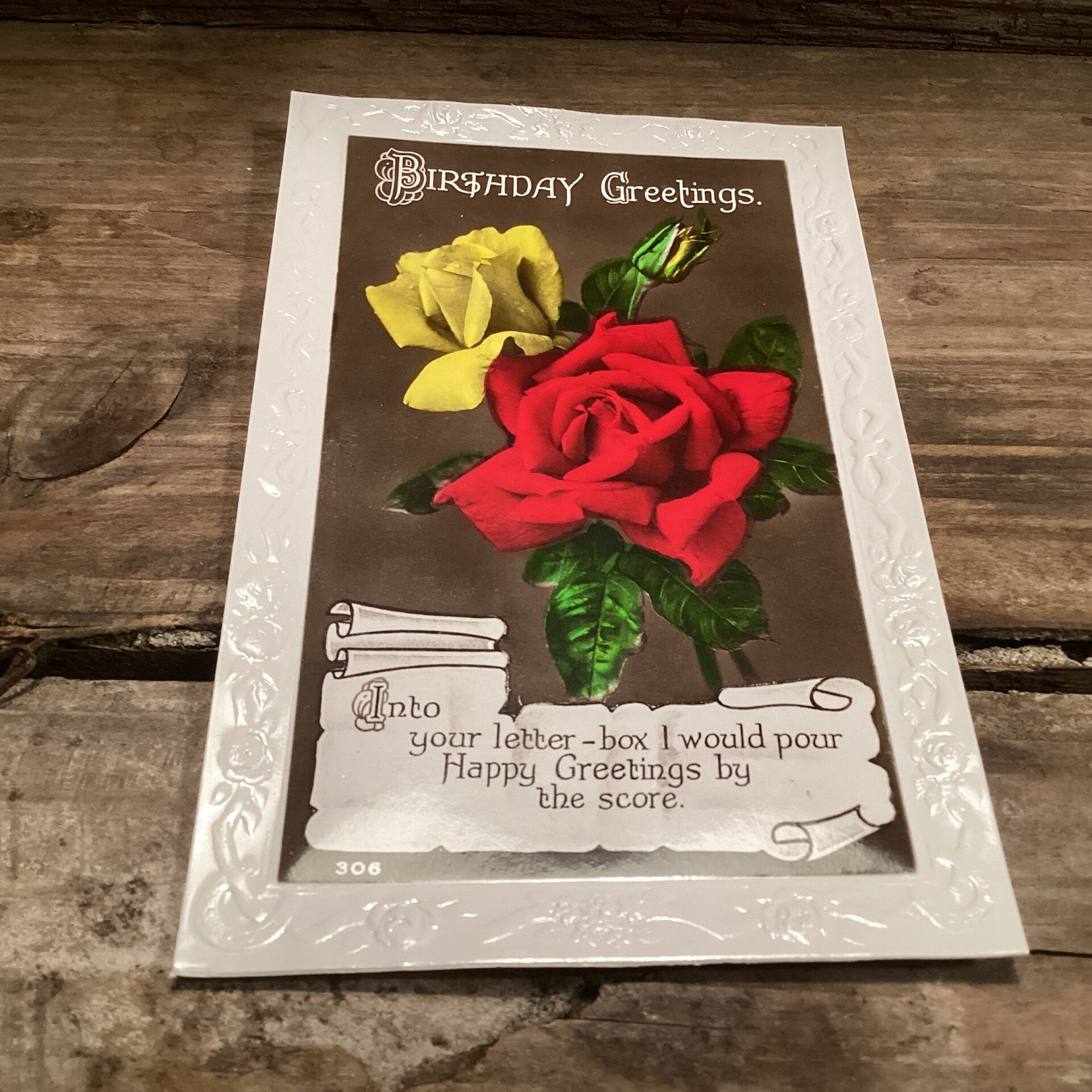 Vintage engelse verjaardagskaart met reliëfrand, onbeschreven