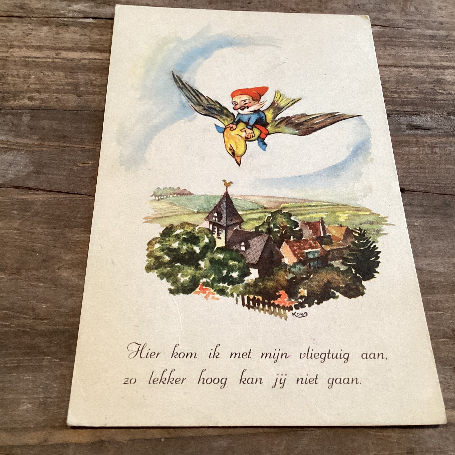 Oude ansichtkaart kabouter met vogel en tekst illustrator Koen