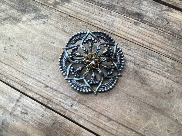 Antieke broche met trombonesluiting