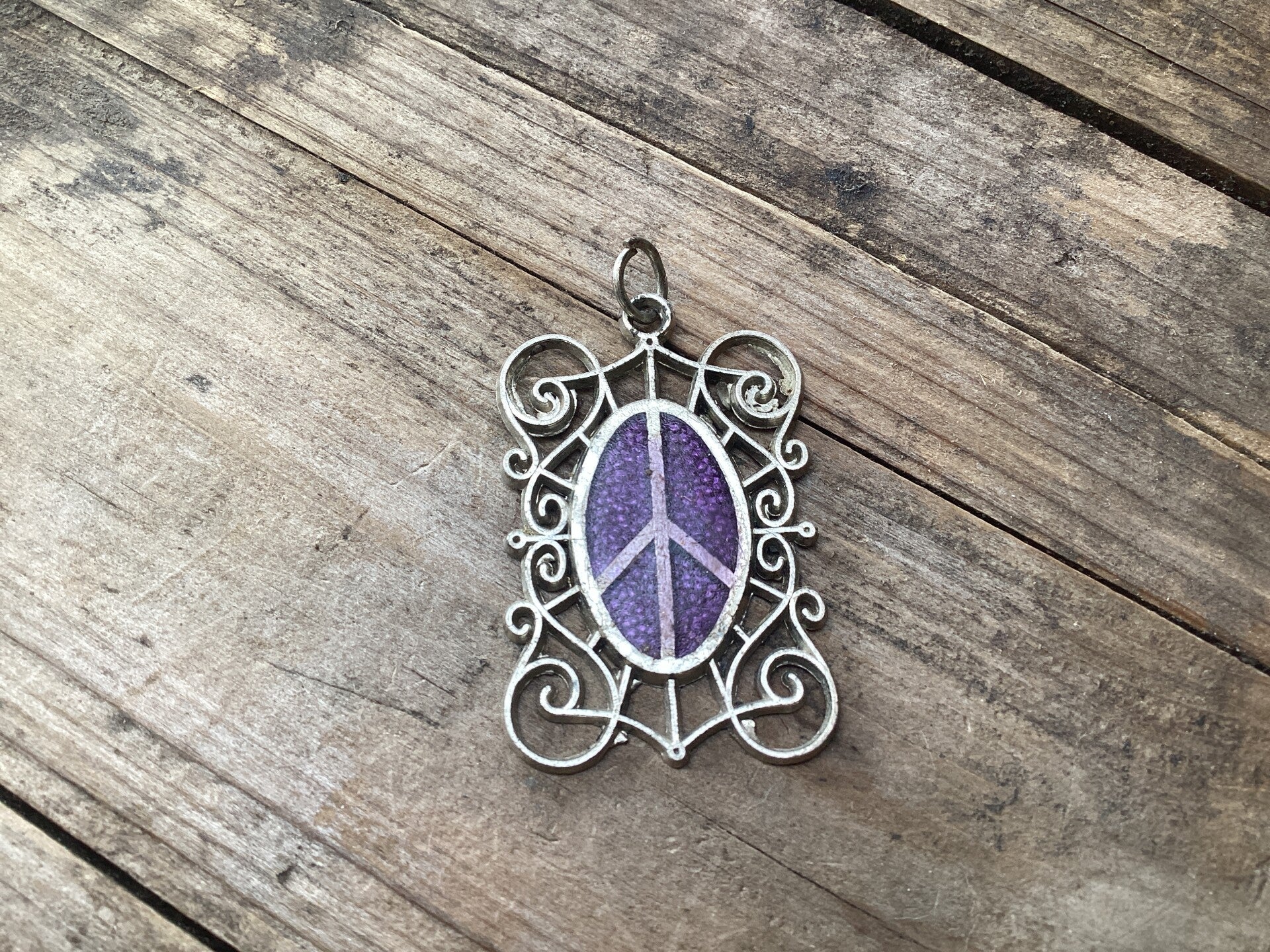 Kettinghanger met paarse steen