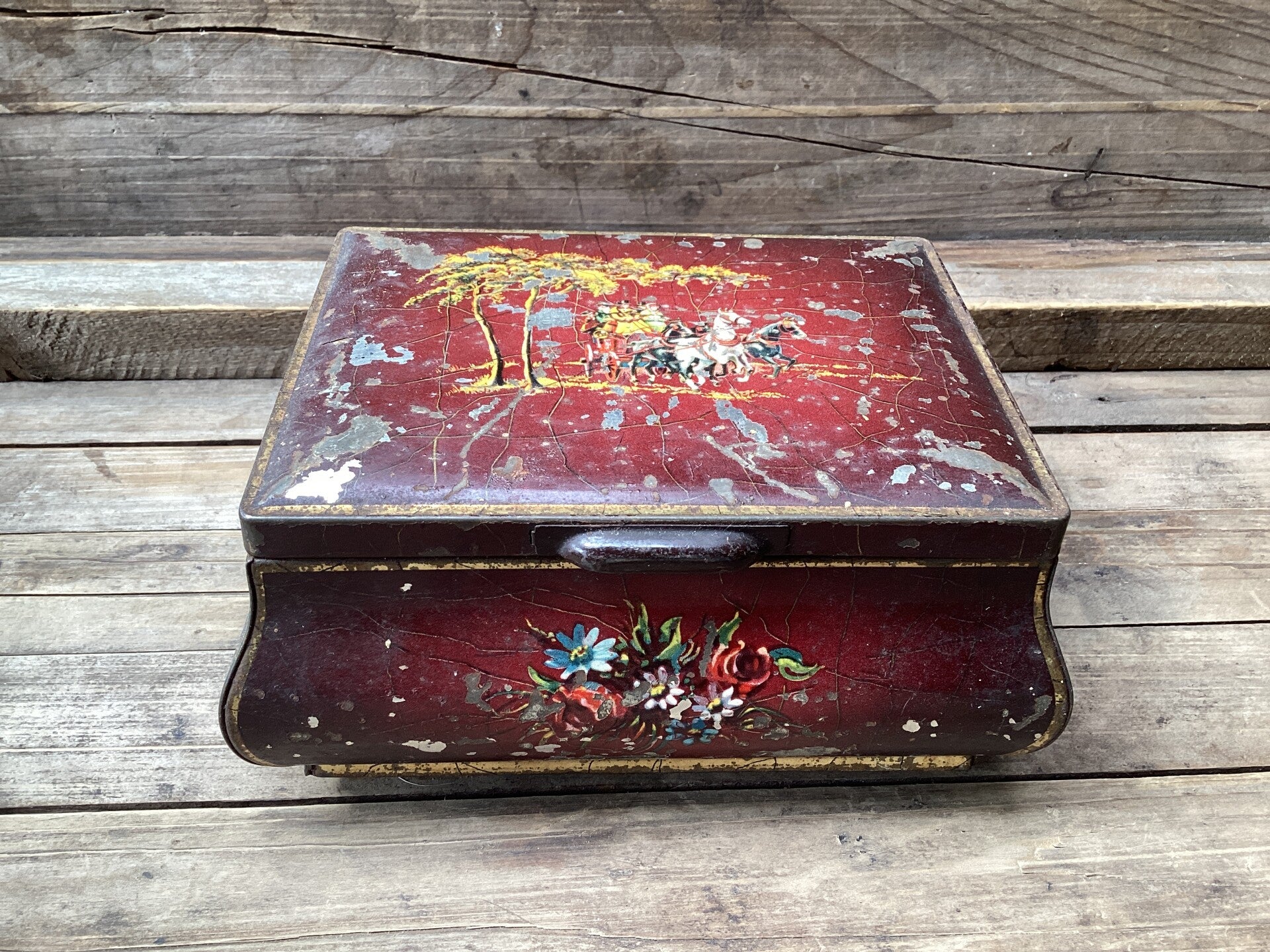 Blik, mooie bolvorm, bloemen, koets, sleetse staat