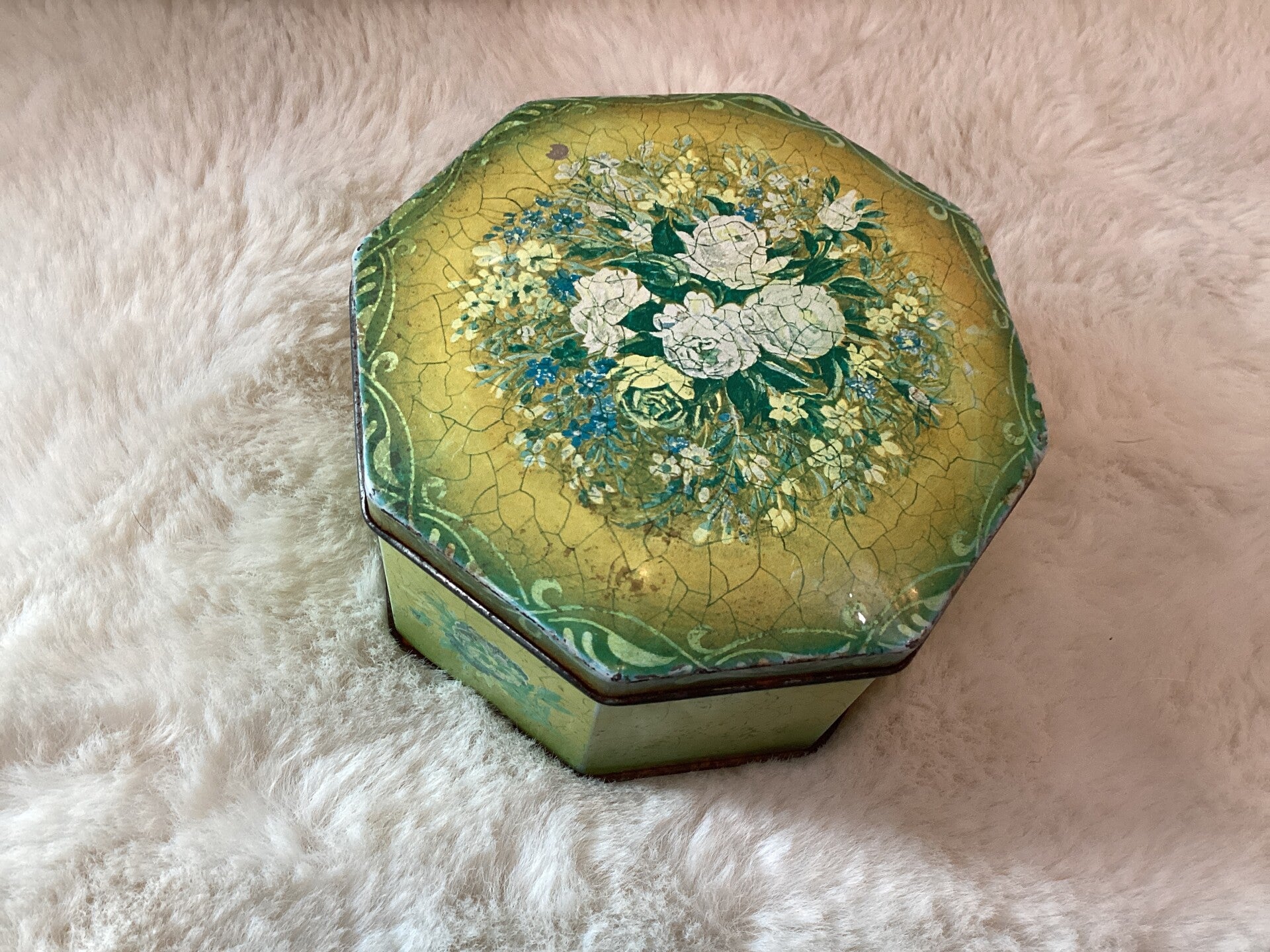 Craquelé 8 hoekig blik met bloemen