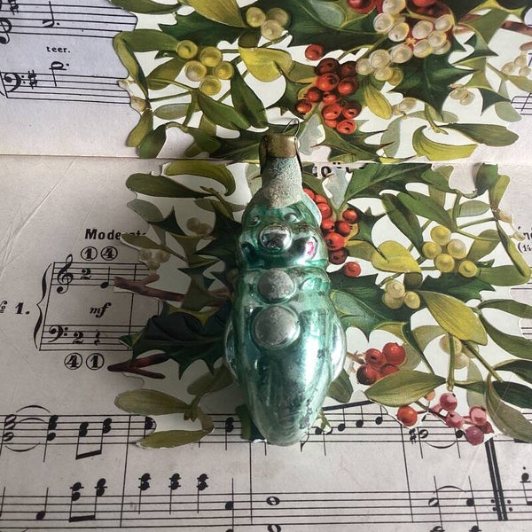 Oude kerstbal uit Oekraïne Varken groen gesuikerd 8 cm