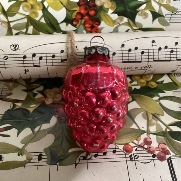 Antieke kerstbal rode druiventros 6x4 cm diep rood