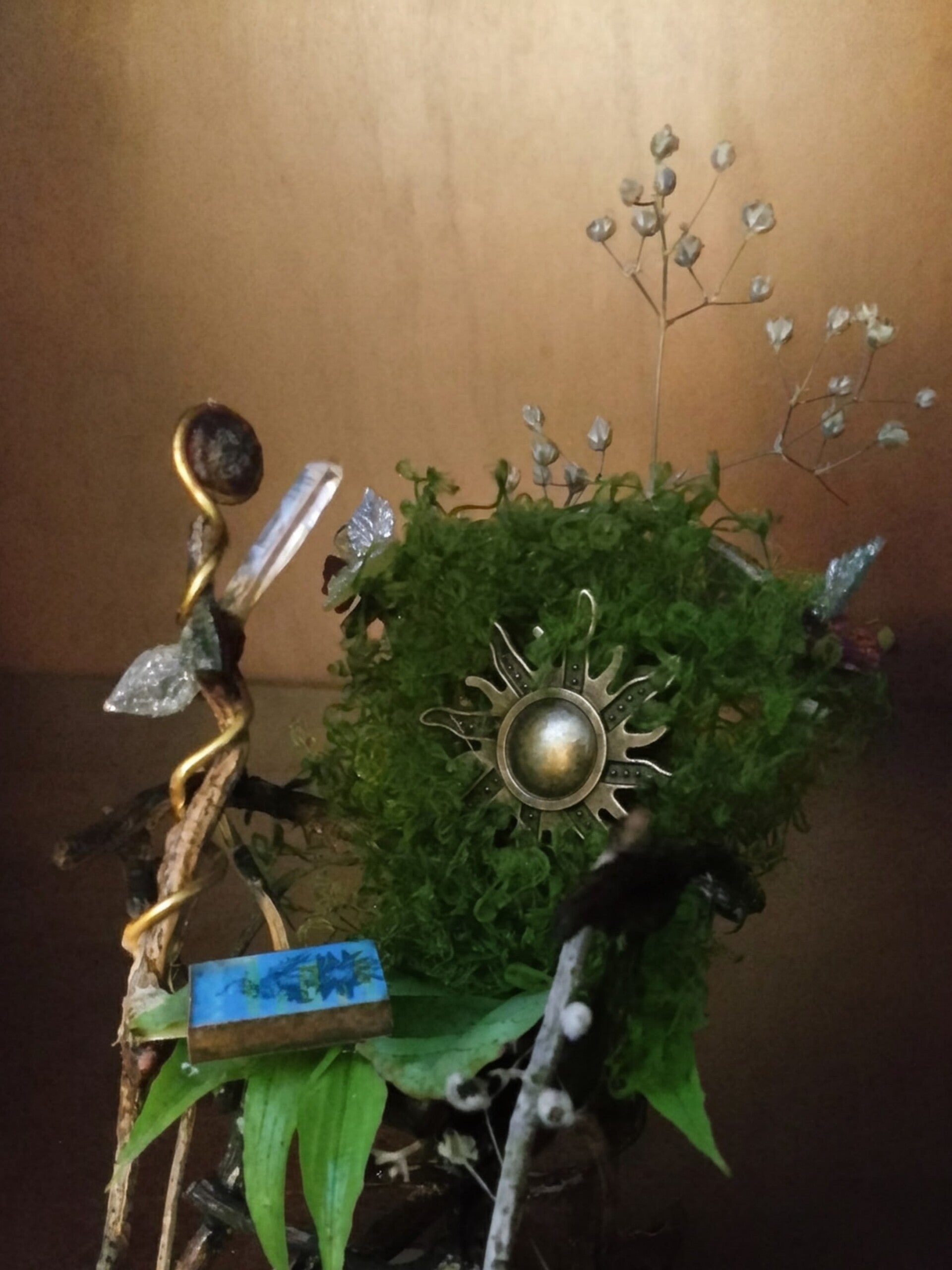 Tiny Fairy Queen Rocking Chair – Curly Willow Throne on Wooden Base