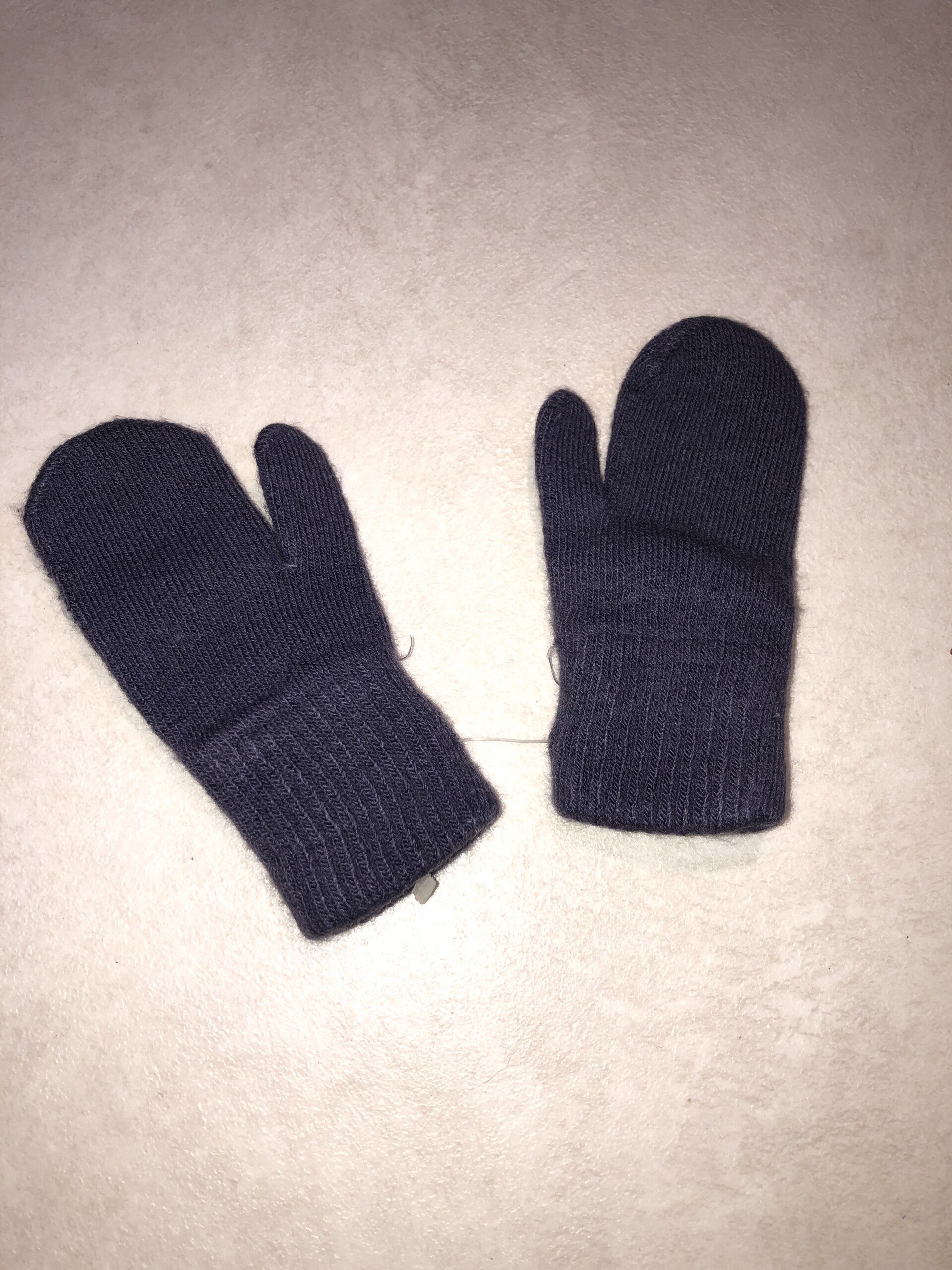 Paarse wollen wantjes maat 80