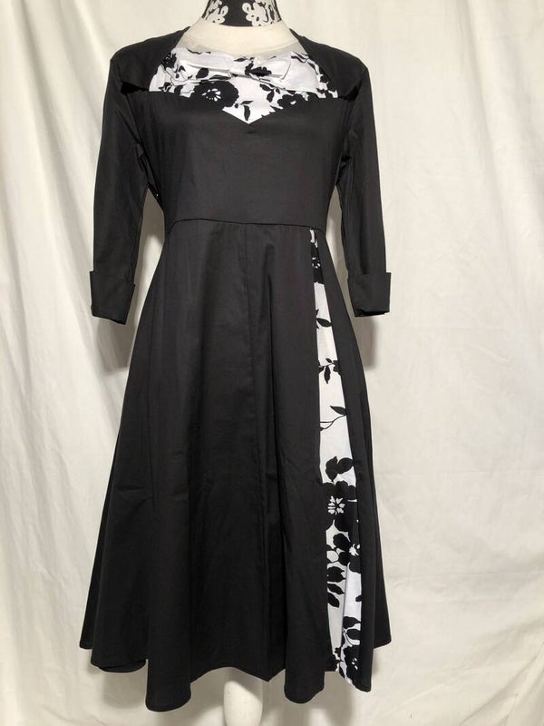 Zwart/wit retro swingdress met bloemen maat M