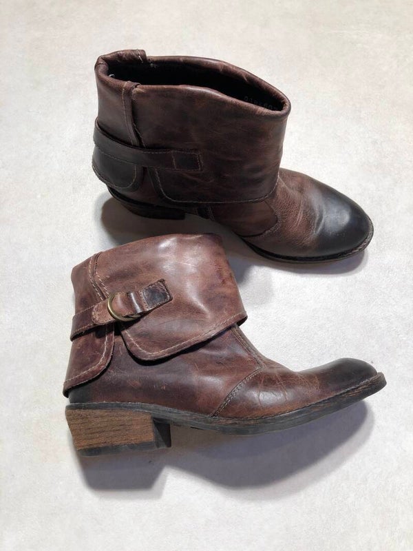 Novocento bruine korte leder laarsjes maat 38