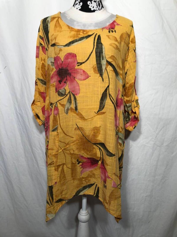 Paprika geel gebloemde jurk maat 44/46