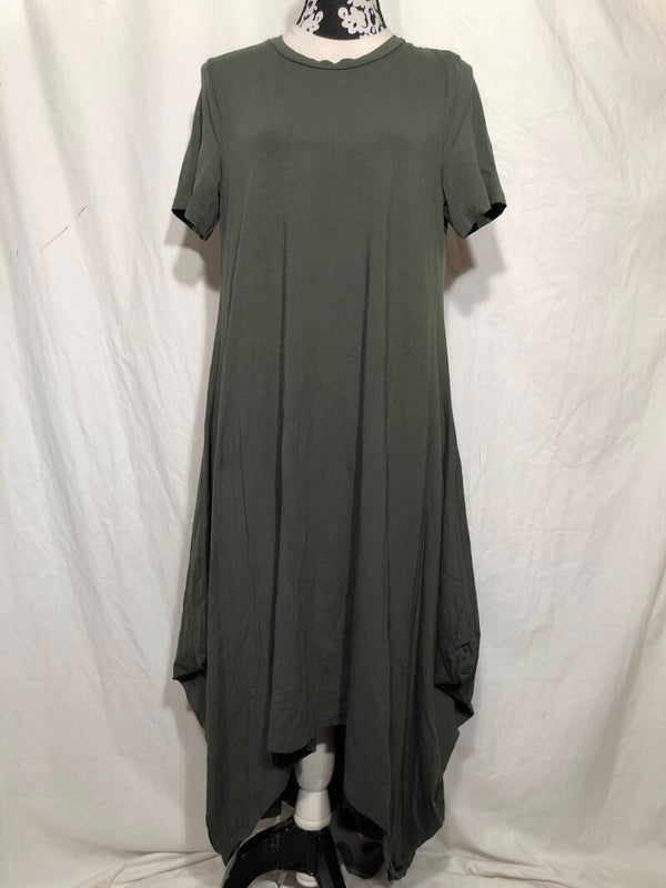 Mat groene aparte jurk maat 44/46