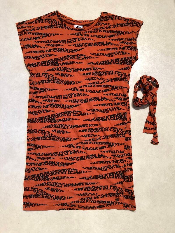 JM oranje/zwart print zomer jurk maat 146/152