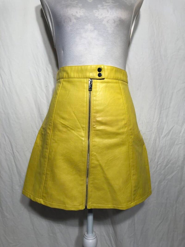 Zara felgele imitatie leder rokje maat M