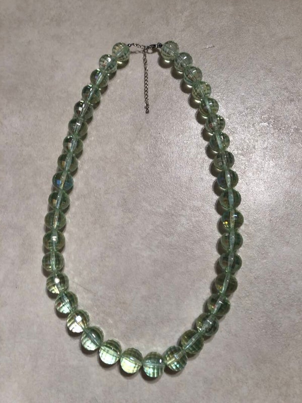 Groen kleurige parelmoer ketting