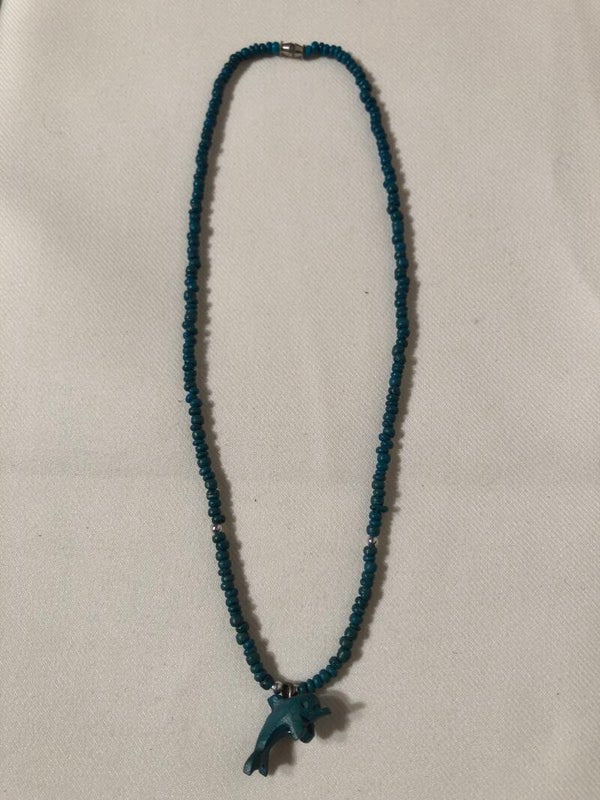 Donkergroene Kraaltjes ketting met dolfijntje