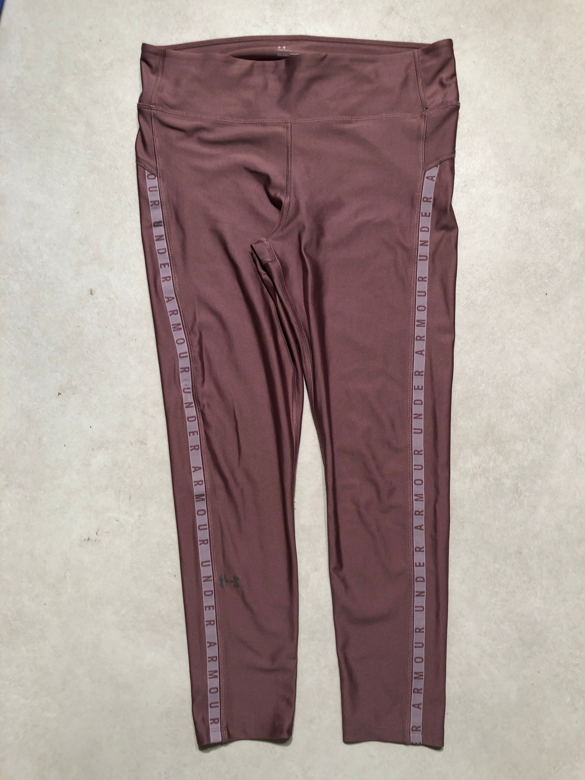 Under Armour oudroze sportbroek maat L