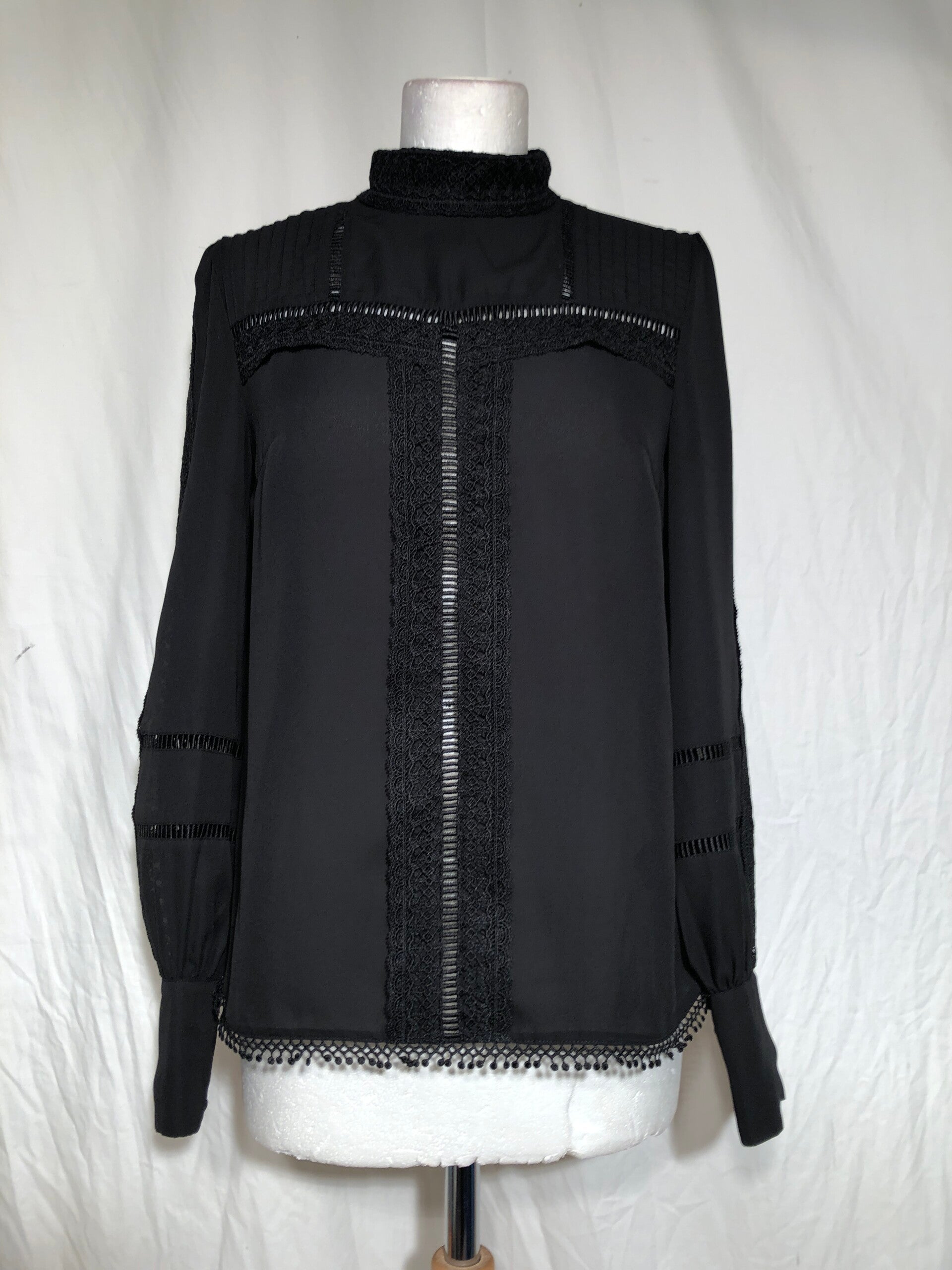 Nikkie zwart tuniek met kant maat 34