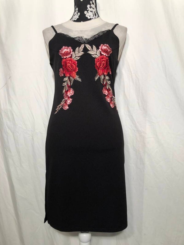 SHK zwarte cocktail jurk met kant en roosjes maat M