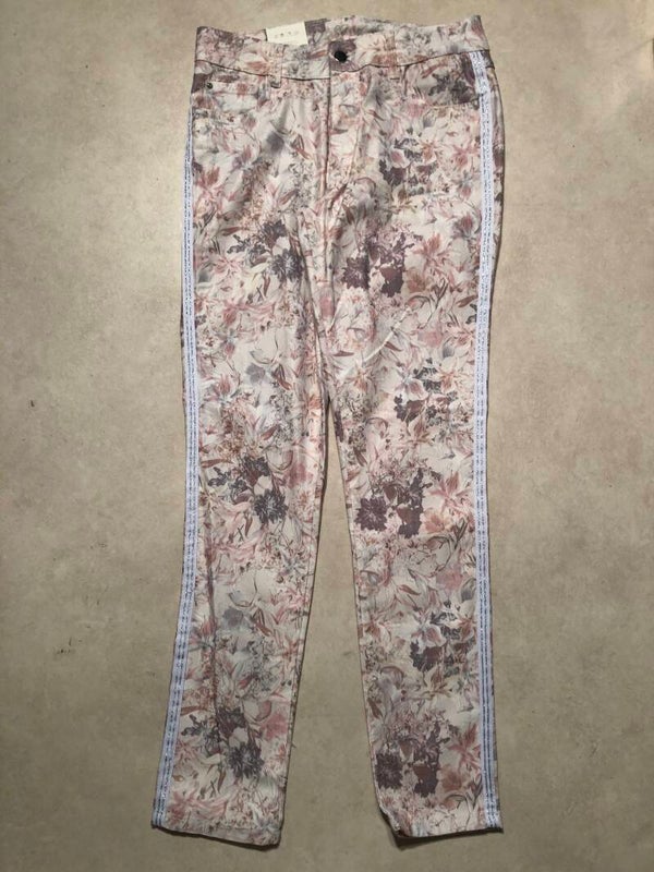 Para Mi pastelkleurig gebloemde broek met wit/zilverkleurige biesjes maat 40