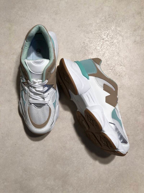 Witte sneakers met bruin en mintgroene accenten maat 41