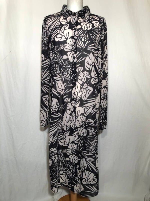 One zwart/crèmekleurige lange overblouse maat XL