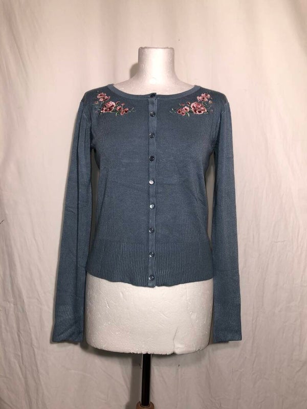 Banned zachtblauw retro vestje met geborduurde rozen maat S