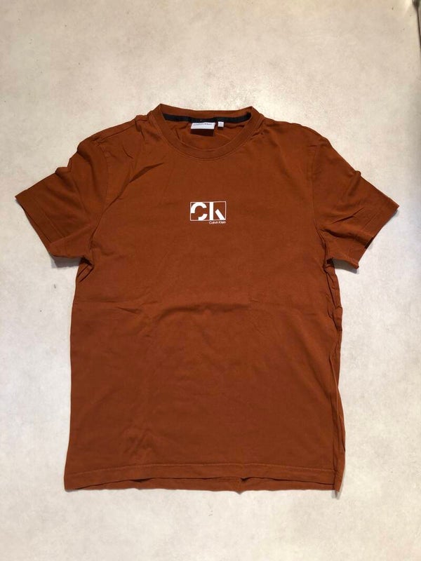 Calvin Klein terrakleurig T-shirt met opdruk maat L
