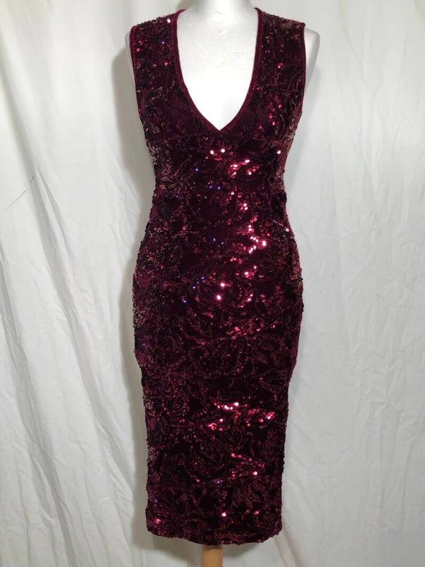 AX wijnrode velours jurk met pailletten op de voorzijde maat S