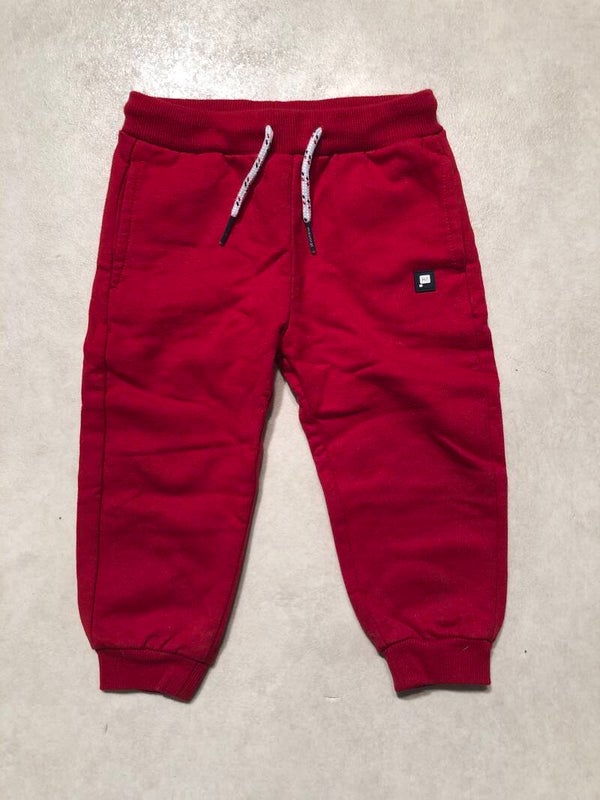 Mayoral rood broekje maat 80